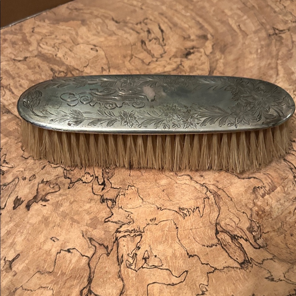 Vintage Sterling Silver clothes brush excellent condition. 2.6 ounces - Picture 4 of 4